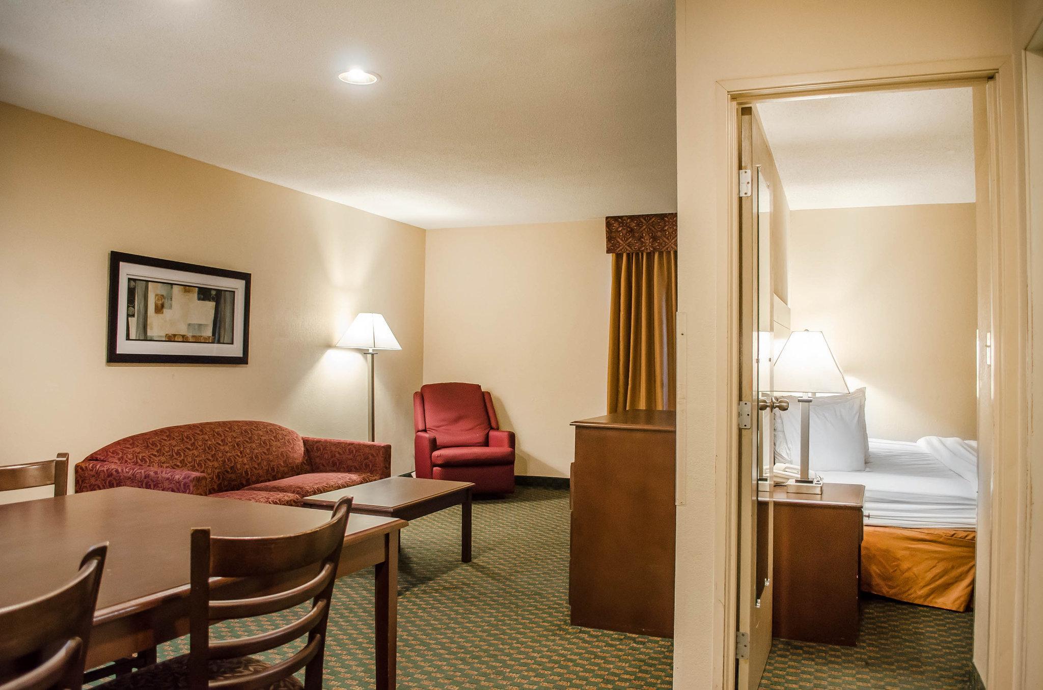 Quality Inn & Suites At Airport Blvd I-65 Mobile Eksteriør bilde