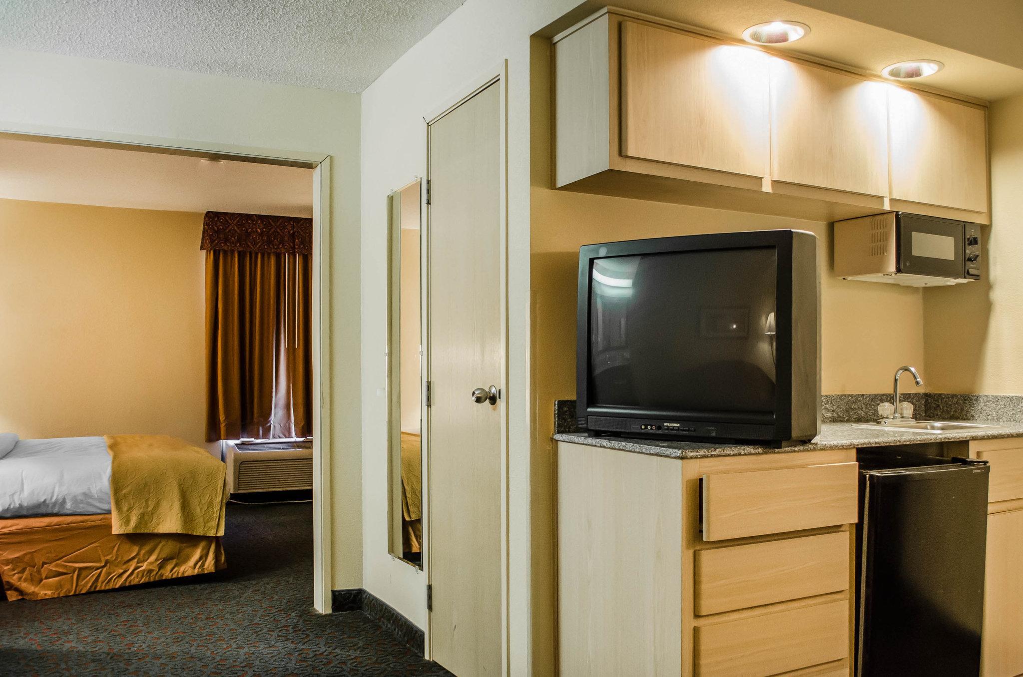 Quality Inn & Suites At Airport Blvd I-65 Mobile Eksteriør bilde