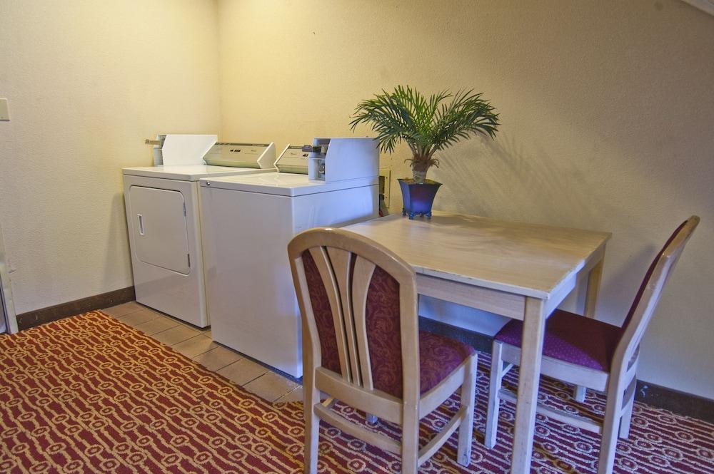 Quality Inn & Suites At Airport Blvd I-65 Mobile Eksteriør bilde