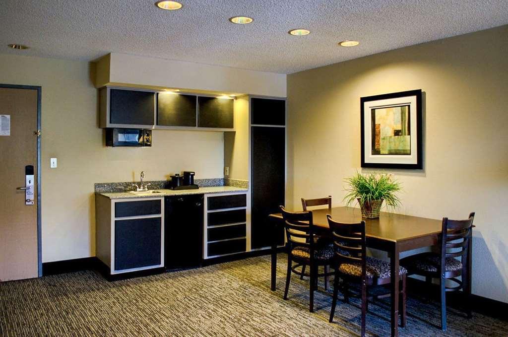 Quality Inn & Suites At Airport Blvd I-65 Mobile Rom bilde
