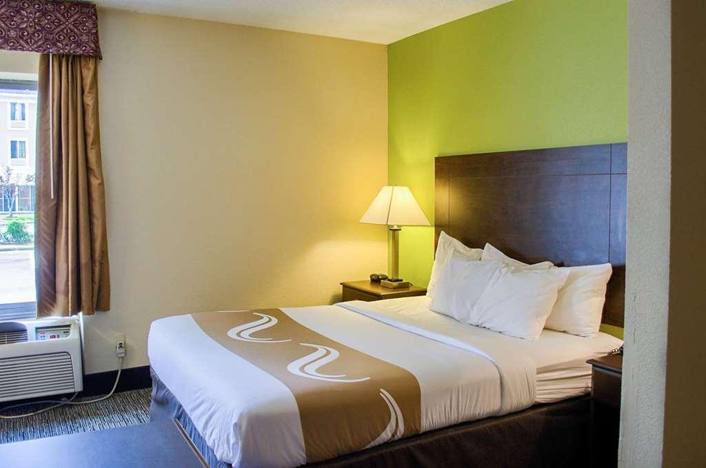 Quality Inn & Suites At Airport Blvd I-65 Mobile Rom bilde
