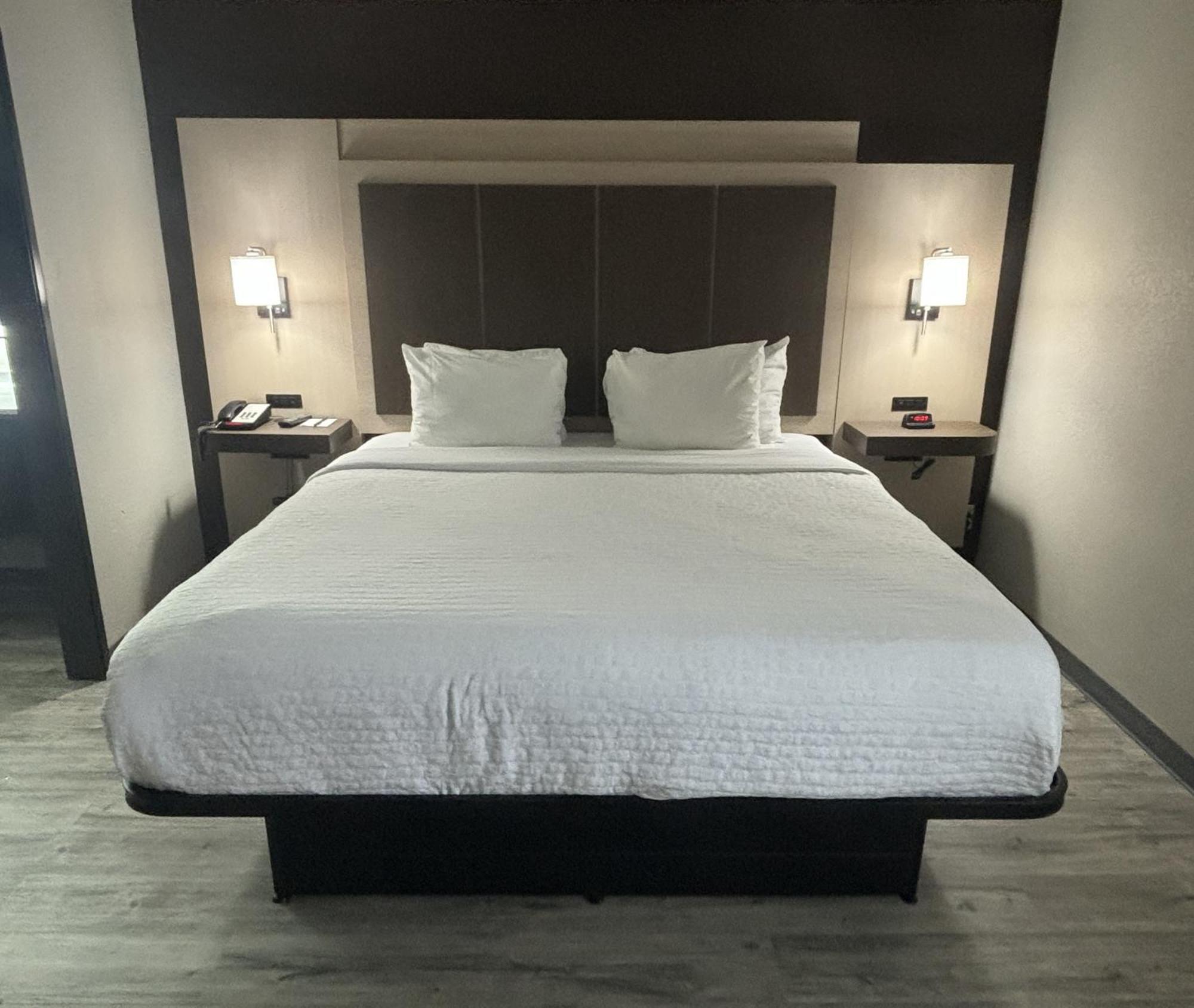 Quality Inn & Suites At Airport Blvd I-65 Mobile Eksteriør bilde