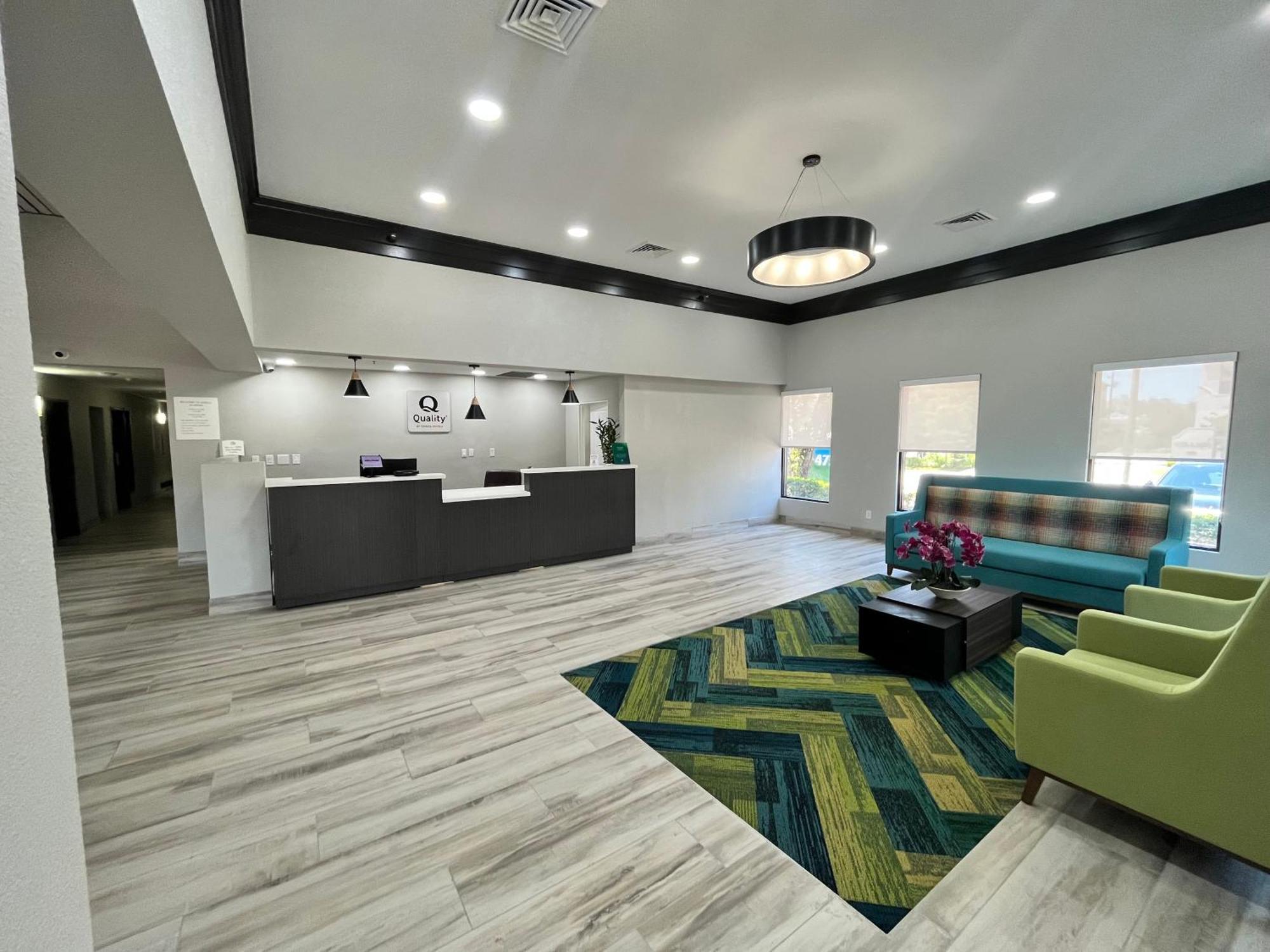 Quality Inn & Suites At Airport Blvd I-65 Mobile Eksteriør bilde