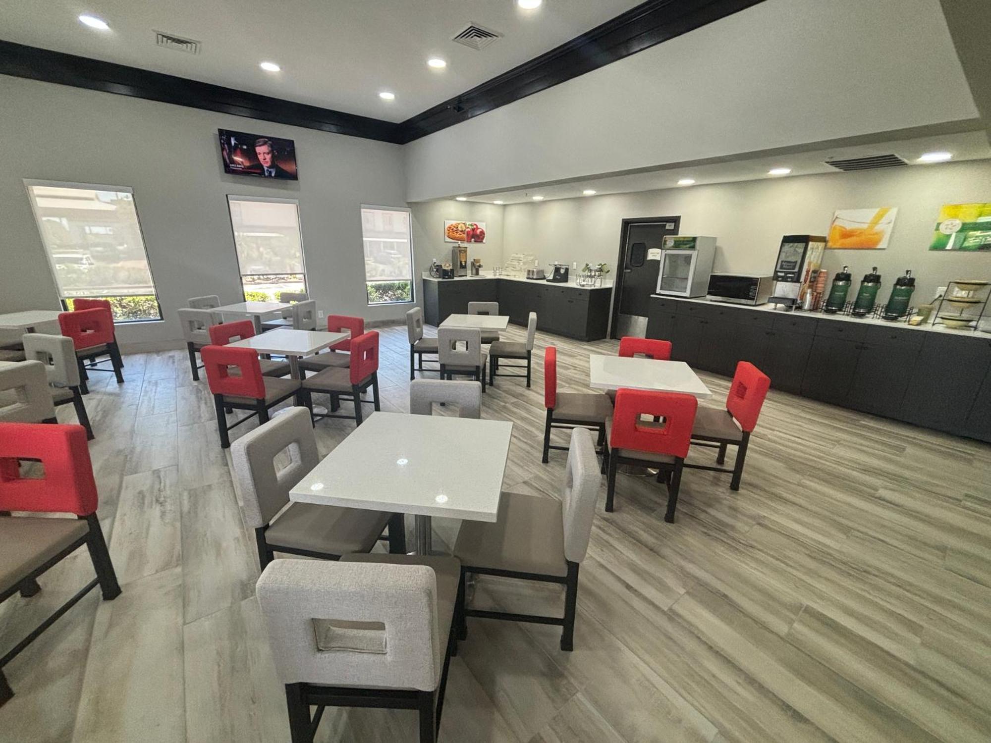 Quality Inn & Suites At Airport Blvd I-65 Mobile Eksteriør bilde