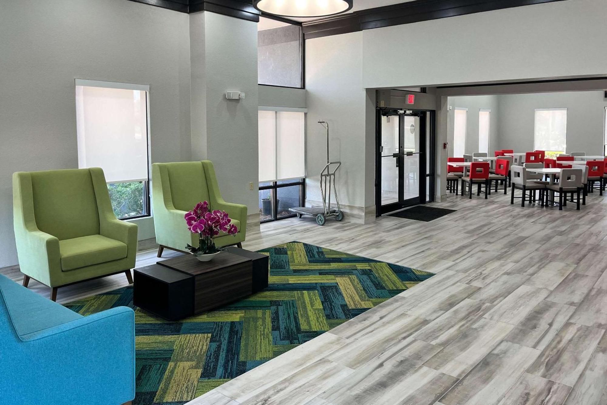 Quality Inn & Suites At Airport Blvd I-65 Mobile Eksteriør bilde