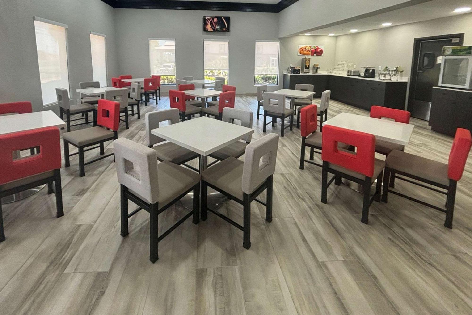 Quality Inn & Suites At Airport Blvd I-65 Mobile Eksteriør bilde