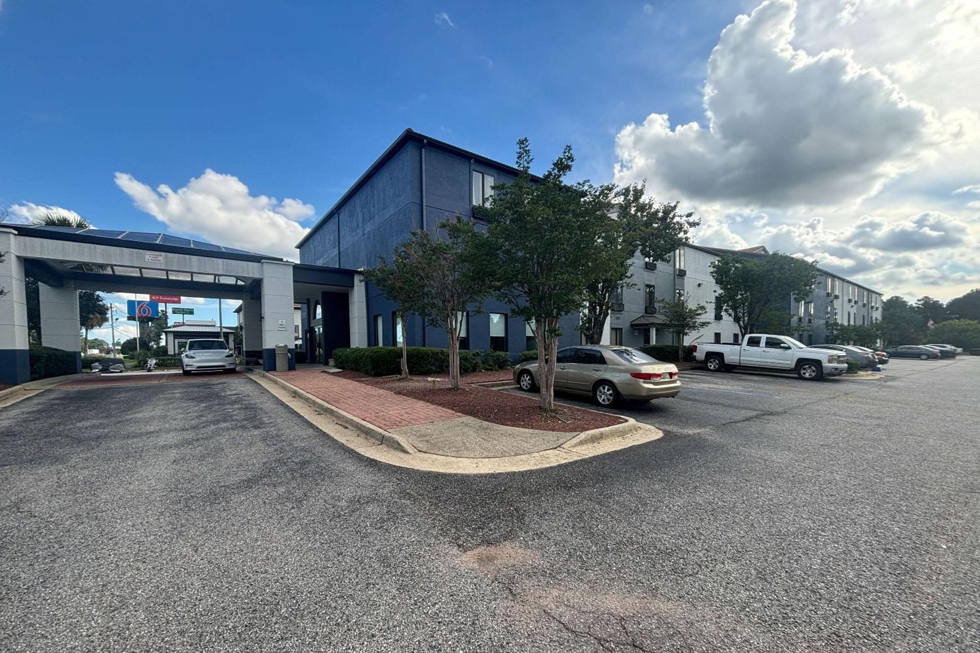 Quality Inn & Suites At Airport Blvd I-65 Mobile Eksteriør bilde