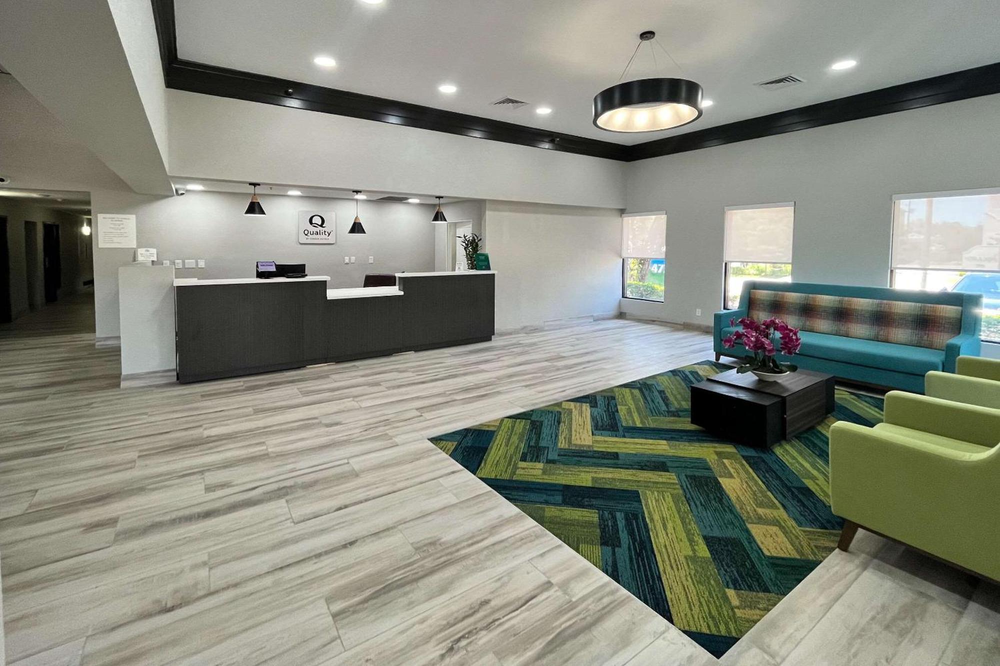 Quality Inn & Suites At Airport Blvd I-65 Mobile Eksteriør bilde